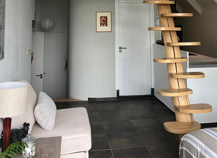 Moderne Kueche im Ferienhaus OV735, Tuk, Nordwest-Overijssel, mit schlichter Verarbeitung und funktioneller Einrichtung.