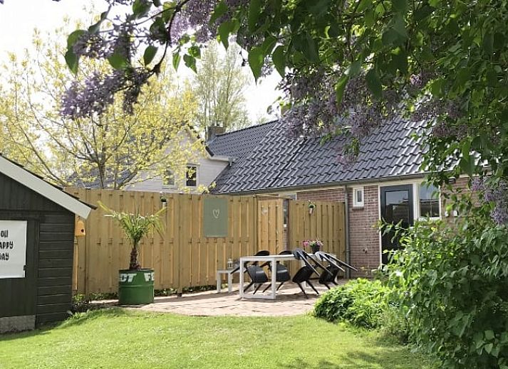 Volledig uitgeruste keuken in Vakantiehuisje in Wetering, Noordwest Overijssel. Perfect voor culinaire avonturen.