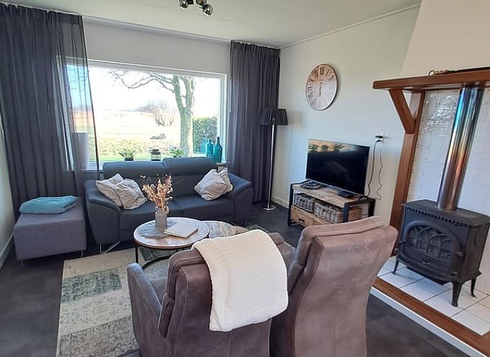 Spacious courtyard of Holiday home in Blokzijl with wooden barn in Northwest Overijssel, Overijssel.