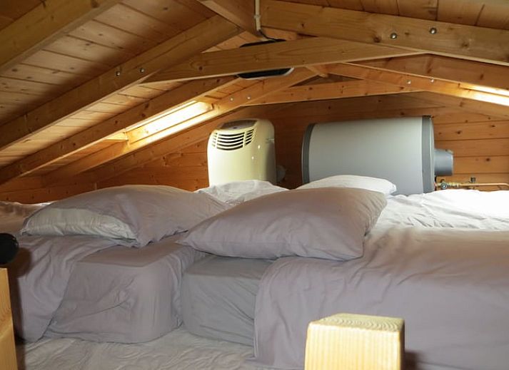 Bloementuin bij Huisje in IJsselmuiden vakantiehuis in Noordwest Overijssel, omgeven door natuur.