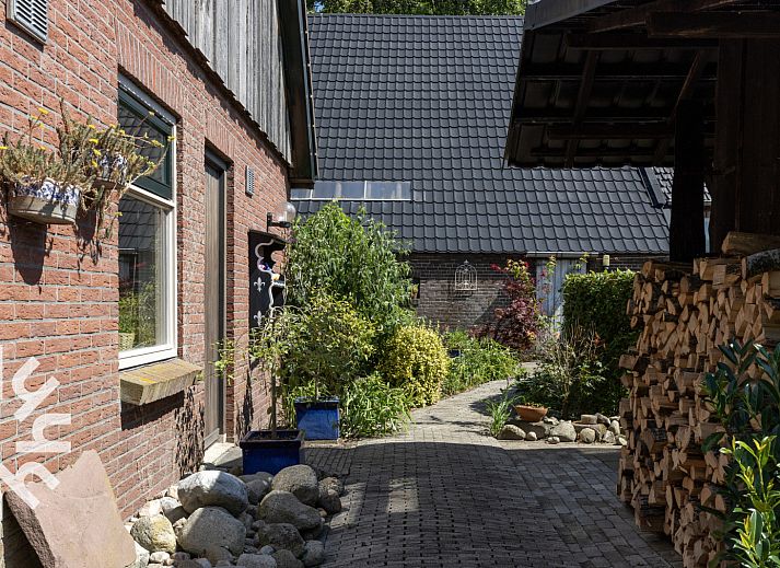 Moderne keuken in vakantiehuis OV543, Eesveen, Noordwest Overijssel, Overijssel.