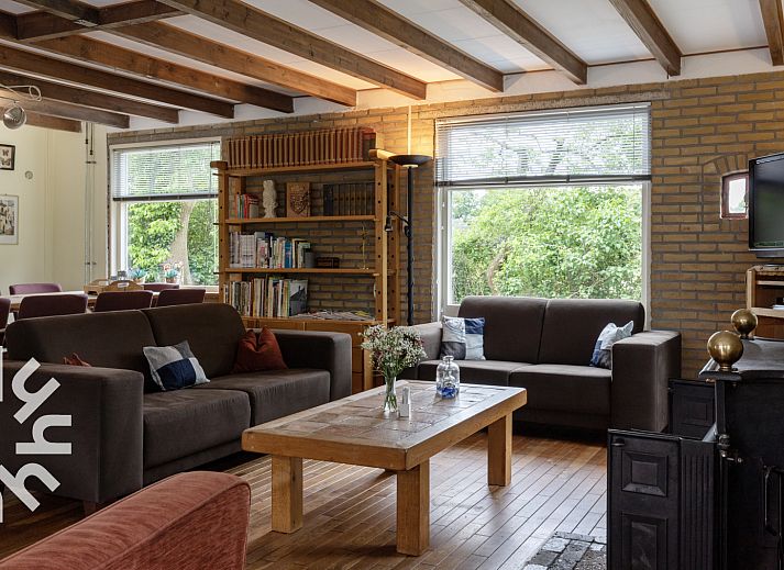 Praktische bijkeuken met wasmachine in OV543 vakantiehuis, Eesveen, Overijssel.