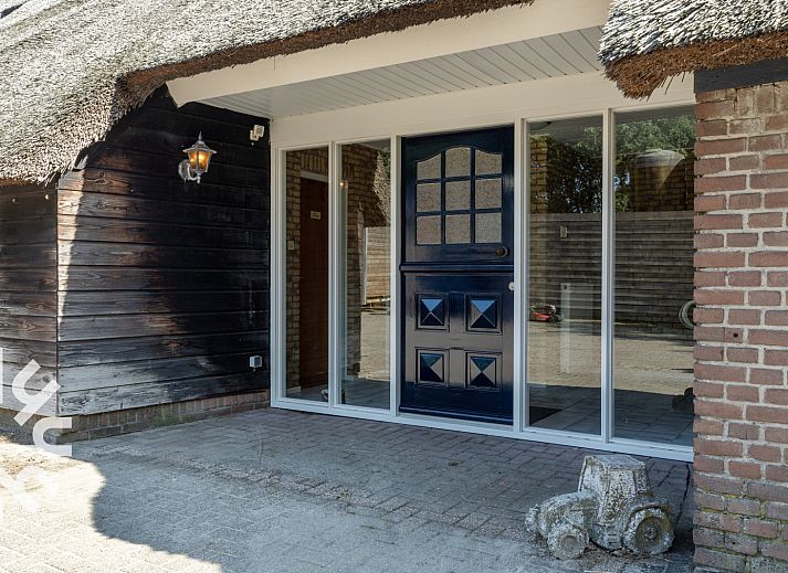 Laendliche Umgebung des Ferienhauses OV660 in Eesveen, Nordwest Overijssel mit Bauernhoftieren.