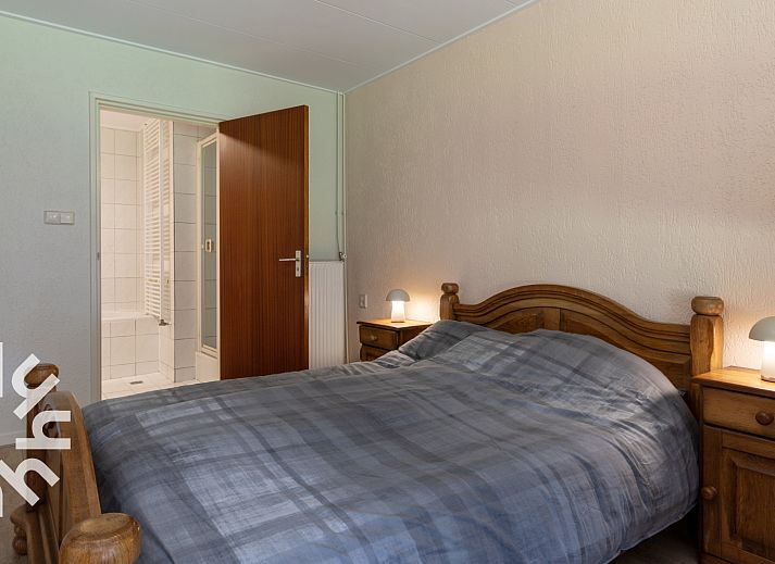 Laendliche Umgebung des Ferienhauses OV660 in Eesveen, Nordwest Overijssel mit Bauernhoftieren.