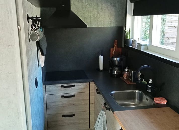 Charmant vakantiehuisje in Staphorst met rieten dak, gelegen in het groene Overijssel.