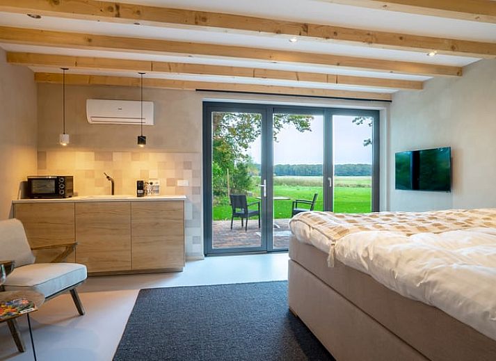 Vacation home in Staphorst with spacious garden and terrace, ideal for relaxation in Northwest Overijssel.