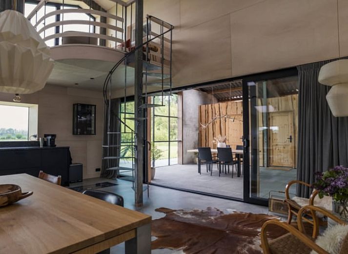 Quiet water edge near Holiday home in Zalk, surrounded by nature in Northwest Overijssel, Overijssel.