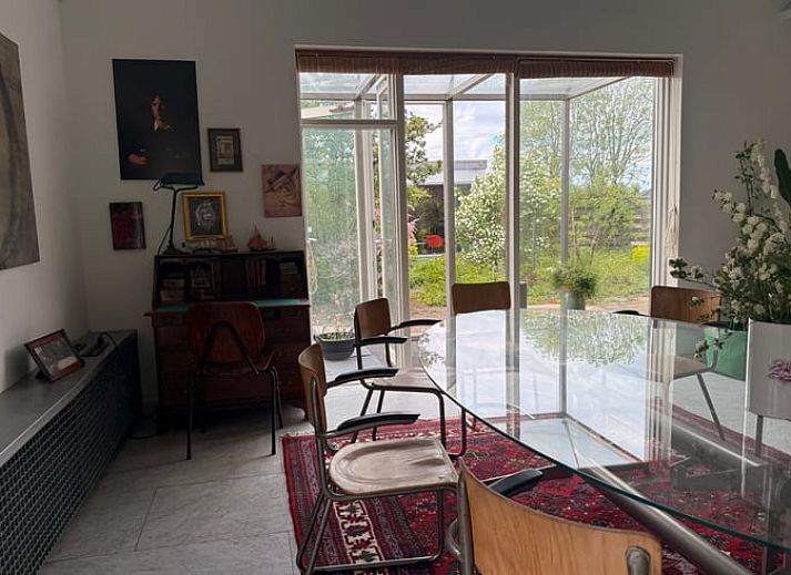 Schlafzimmer mit Sitzecke im Ferienhaus in Abcoude, Utrecht Nord.