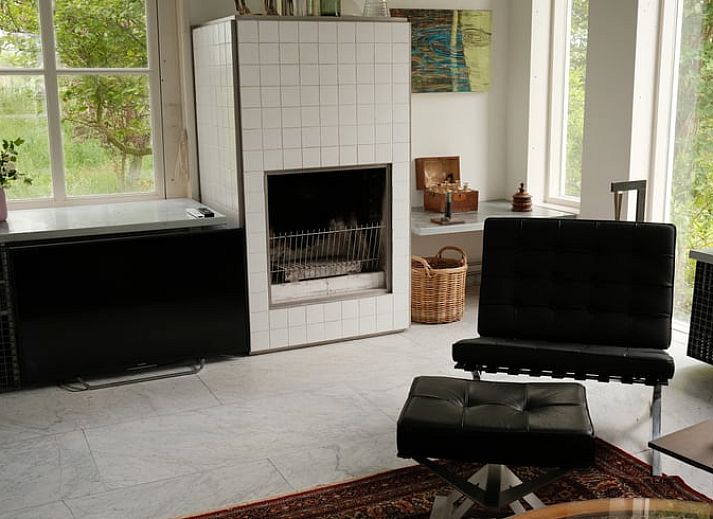 Geraeumiges Schlafzimmer mit Kunstdekor im Ferienhaus in Abcoude, Utrecht Nord.