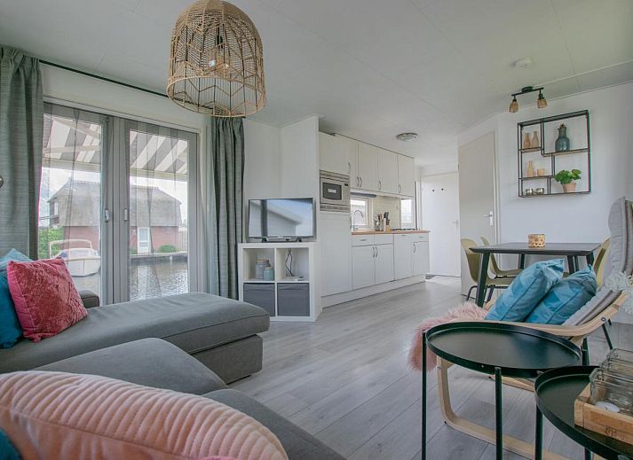 Blauwborst 24-18 vakantiehuis in Breukelen, Utrecht met terras aan het water