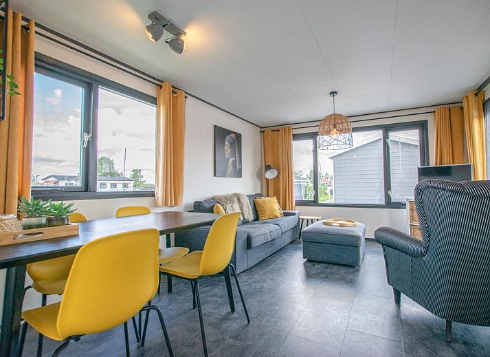 Veranda van Blauwborst 24-20 vakantiehuis in Breukelen, Utrecht met uitzicht op het water.