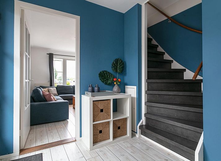 Swan 24-7 vacation home in Breukelen with spacious living room and views of nature, Utrecht north.