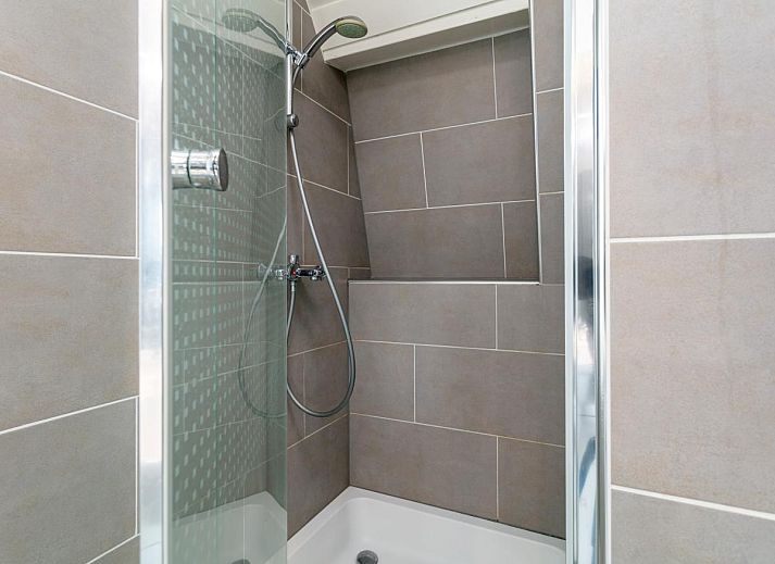 Swan 24-7 vacation home in Breukelen with cozy interior space and lots of natural light, Utrecht north.