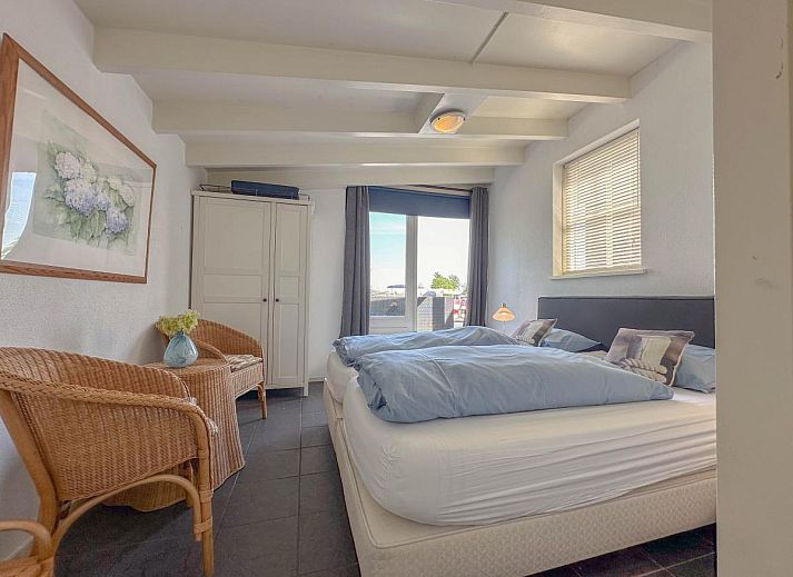 Swan 24-7 vacation home in Breukelen with cozy interior space and lots of natural light, Utrecht north.