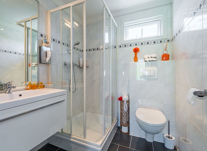 Ferienhaus UT096 in Breukelen, Utrecht, mit schoener Terrasse und umgeben von Naturschoenheiten.