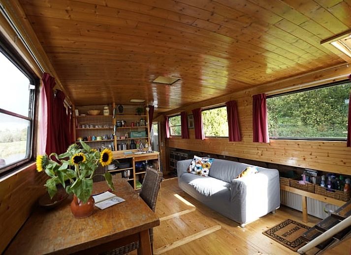 Cozy kitchen in the Cottage in Vinkeveen, vacation home in Utrecht north, Utrecht with wooden interior.