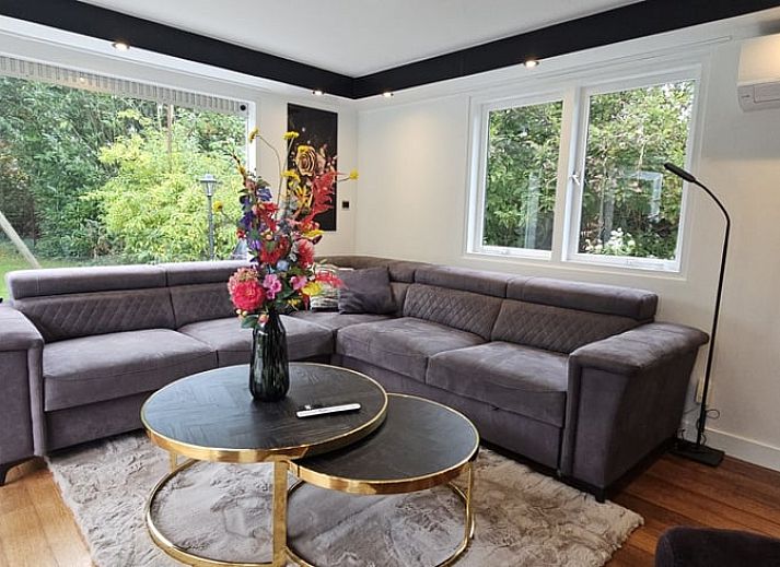 Ontspan in de sauna en hot tub bij Huisje in Vinkeveen, vakantieaccommodatie in Utrecht noord.