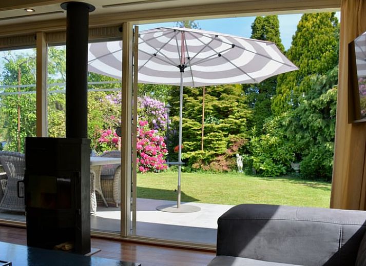 Moderne binnenruimte van Huisje in Vinkeveen, vakantiehuis in Utrecht noord met stijlvolle inrichting.