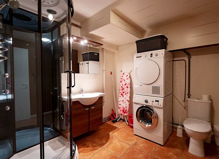 Blick auf die Natur vom Huisje in Soest, Ferienhaus in Soest, Utrecht mit Fluegeltueren.