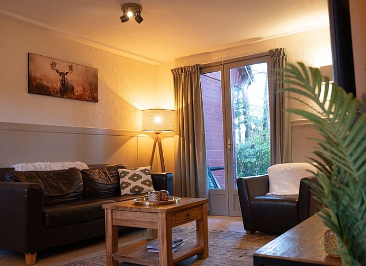 Charmant rood vakantiehuis, Huisje in Soest, omgeven door bosrijke natuur in Soest, Utrecht noord.