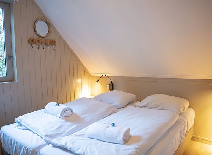 Moderne keuken in Huisje in Soest, vakantiehuis in Soest, Utrecht noord, met uitzicht op het groen.