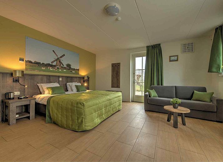 UT020 Ferienhaus in Vreeland, Utrecht mit gruenem Garten und traditioneller Architektur