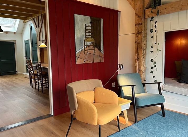 Gemuetliche Sitzecke im Ferienhaus in Nigtevecht, Utrecht mit viel natuerlichem Licht.