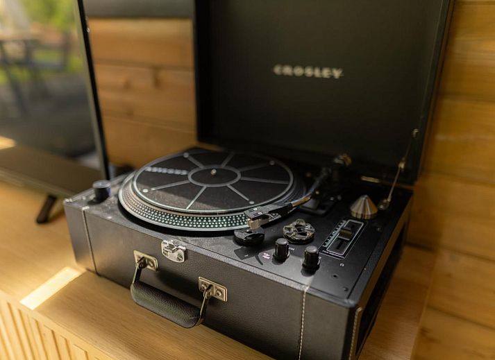 Ruime woonkamer van Amaryllis vakantiewoning in Soesterberg, Utrecht noord, met moderne inrichting.