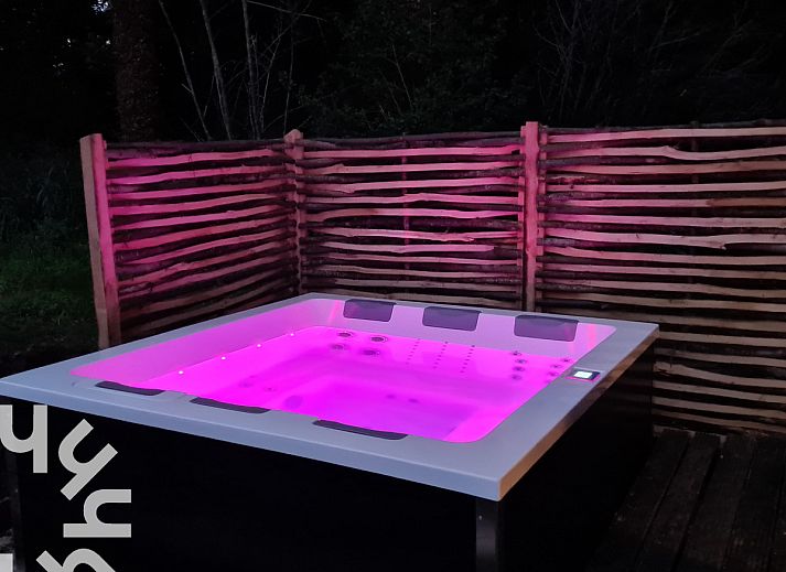 Stilvolle Kueche im Ferienhaus UT070, Doorn, mit Holzakzenten auf dem Utrechter Bergruecken.