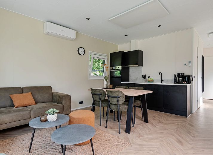 Bungalow Noordhout in Doorn with modern terrace surrounded by nature on the Utrecht Hill Ridge.