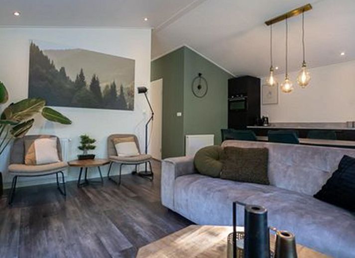 Gezellig terras bij Vakantiehuis De Thijmse Berg in Rhenen, ideaal voor ontspanning in de buitenlucht.