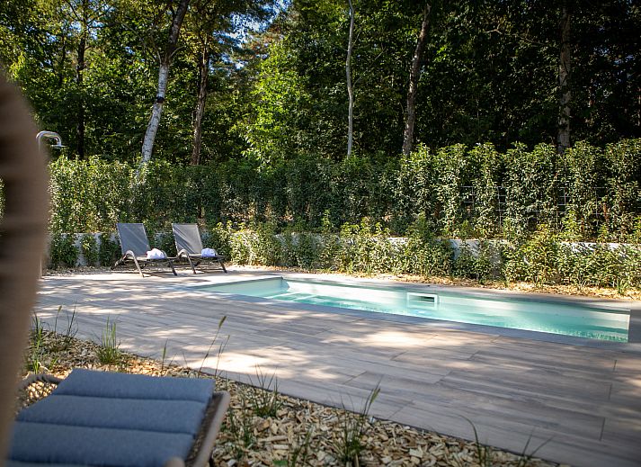 Comfortable bedroom in Holiday Home De Thijmse Berg, Rhenen on the Utrecht Hill Ridge with double bed.