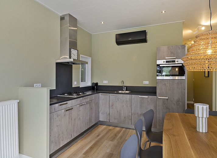 Unterkunft 570792 - Ferienhaus Utrechtse Heuvelrug - 10-persoons lodge met dipping pool en guest house