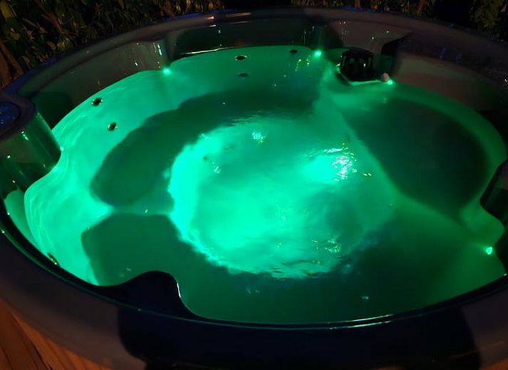 Geniet van de natuur rondom Vakantiehuis in Leersum, Utrechtse Heuvelrug, met uitgestrekte grasvelden en picknickplekken.