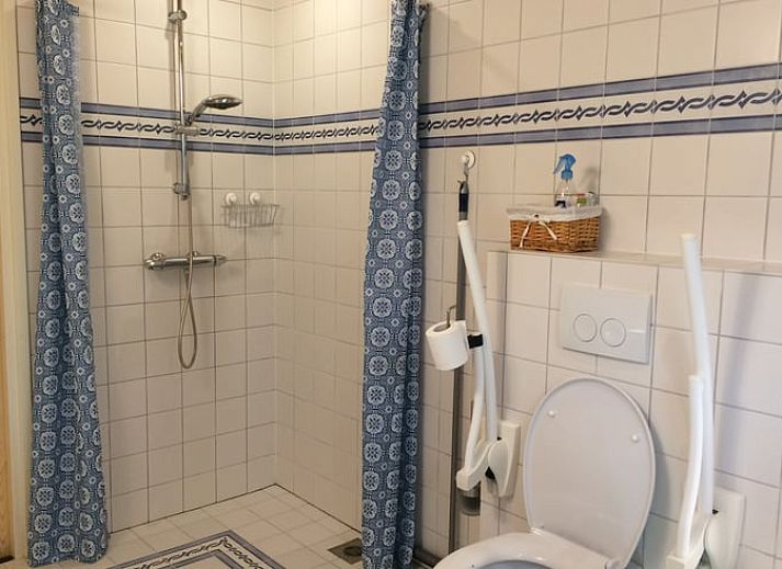 Gezellige woonkamer in Huisje in Woudenberg, vakantieaccommodatie op de Utrechtse Heuvelrug, Utrecht.