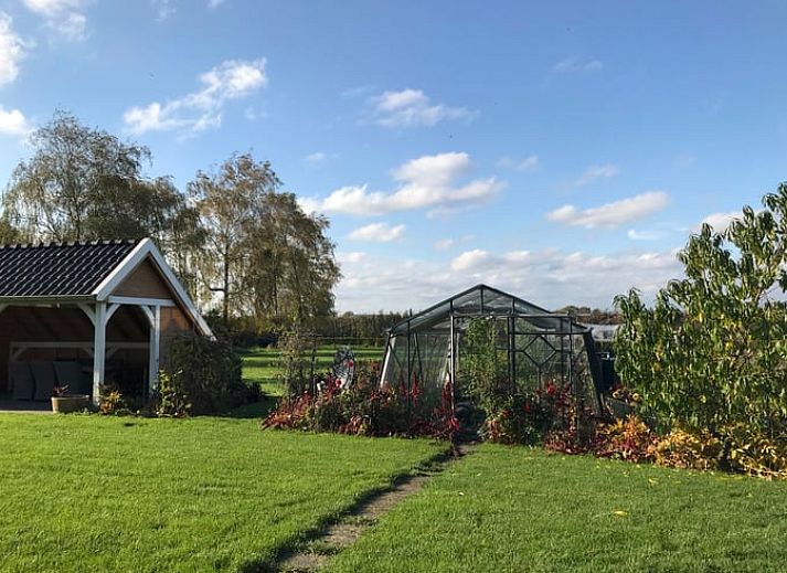 Vacation home in Cothen with flowers and driveway, Utrecht Hill Ridge.