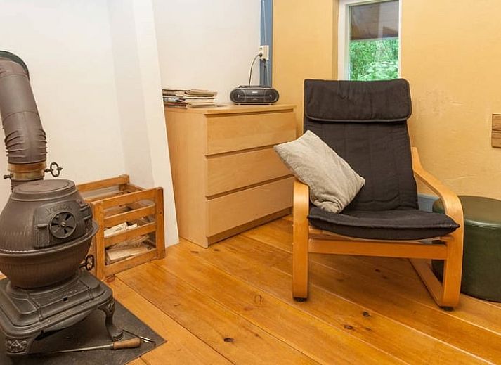 Vakantiehuis in Leerdam, Utrecht omgeven door weelderige natuur.