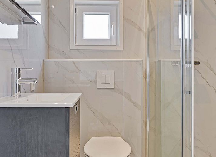 Kleines Haus fr 2 Personen in Lexmond, Utrecht mit modernem Auenbereich und Terrasse.