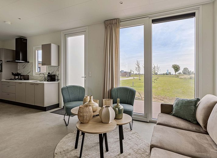 Compact vacation home Azura in Lexmond, surrounded by lush nature.