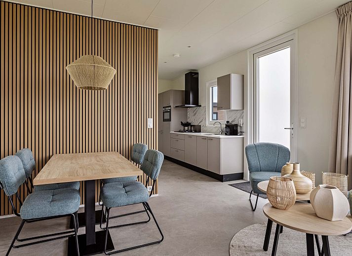 Stylish bathroom by Azura vacation home in Lexmond, Utrecht.
