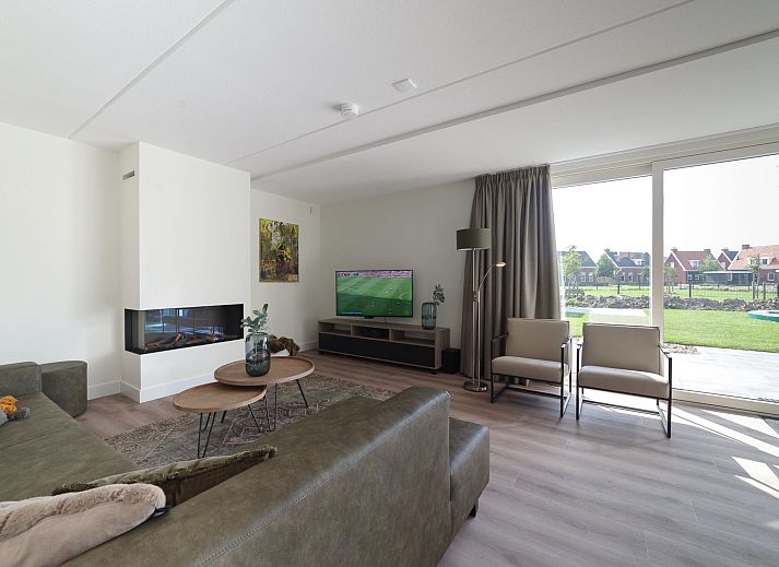 Modern sauna and shower in Holiday Home Ganuenta, Colijnsplaat, North Beveland for ultimate relaxation.