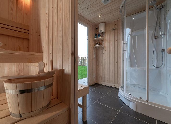 Coast Calm 71 vakantiehuis in Colijnsplaat met ruime tuin en trampoline.