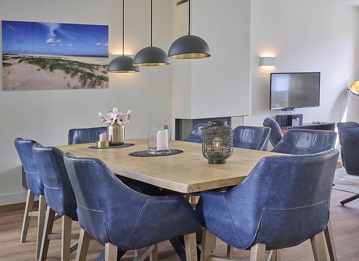 Ontspannende jacuzzi bij Beach deluxe vakantiehuis in Colijnsplaat, Noord-Beveland, Zeeland.