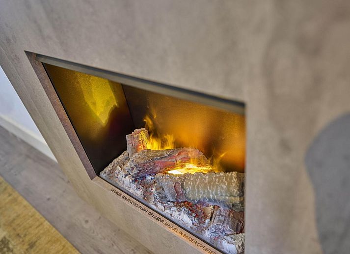 Sauna Zee 27H vacation home in Colijnsplaat, North Beveland, surrounded by greenery with a charming terrace and rural setting.