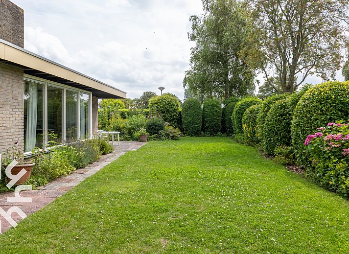 Terrasse mit Sitzgelegenheit im Ferienhaus ZE167 in Kamperland, Noord-Beveland.