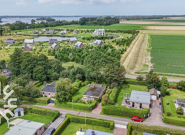 Terrasse mit Sitzgelegenheit im Ferienhaus ZE167 in Kamperland, Noord-Beveland.
