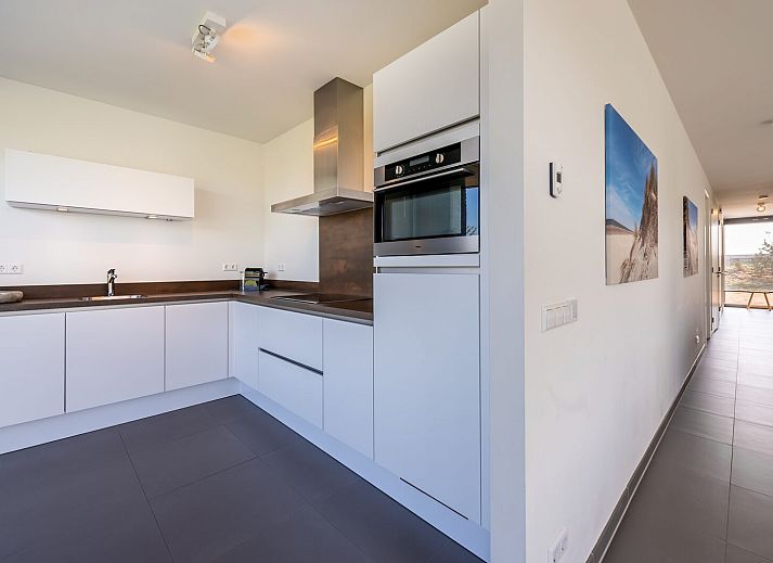 Stilvolle Essecke in Duinvallei 01, Bungalow in Kamperland, Zeeland mit grossen Fenstern.