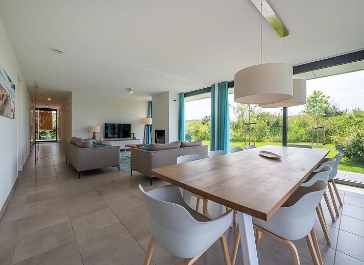 Essecke in Waterline 25 | De Groote Duynen, Ferienhaus in Kamperland, Nord-Beveland, mit Blick auf den Garten.