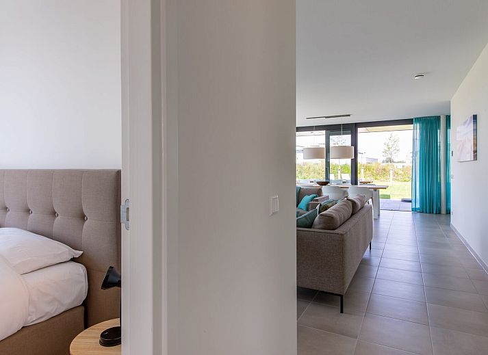 Moderne Sitzecke in Waterline 25 | De Groote Duynen, Ferienhaus in Kamperland, Noord-Beveland, mit bequemen Sofas.