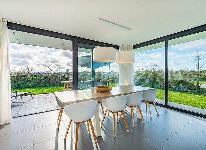 Duinvallei 25 | De Groote Duynen Ferienhaus in Kamperland, umgeben von Schnee und Duenen in Noord-Beveland, Zeeland.